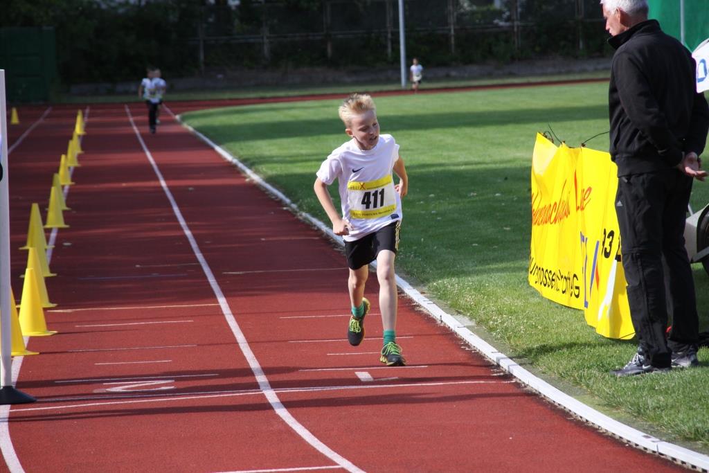 Sieger bei den Schülern im 800 m - Lauf: